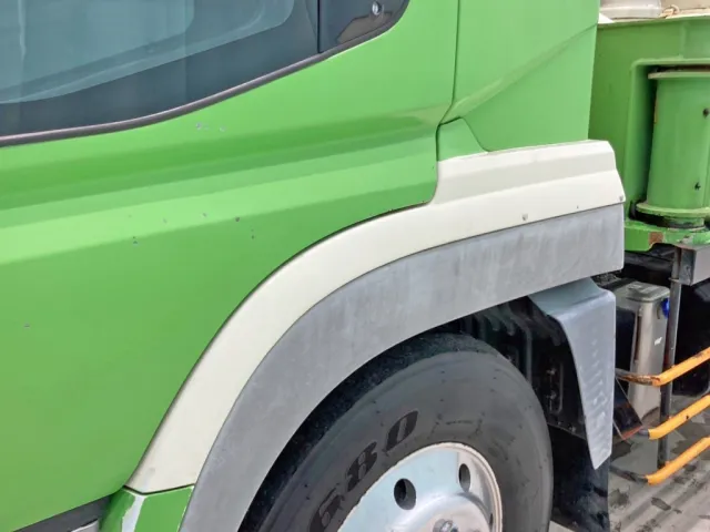 助手席ドアにキズ・手塗箇所があります。|三菱 スーパーグレート BDG-FV50JY改の写真50