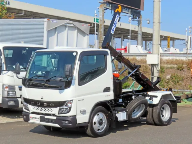 三菱 キャンター 2RG-FBAV0(2WD)の写真1