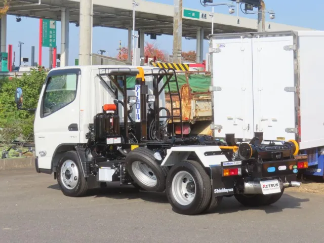 三菱 キャンター 2RG-FBAV0(2WD)の写真3