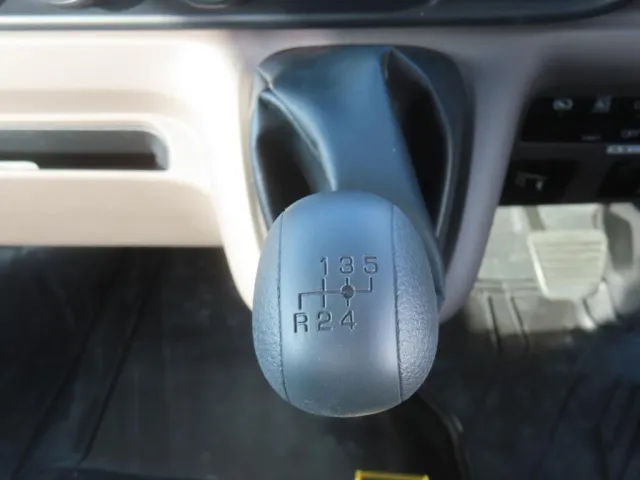 三菱 キャンター 2RG-FBAV0(2WD)の写真13