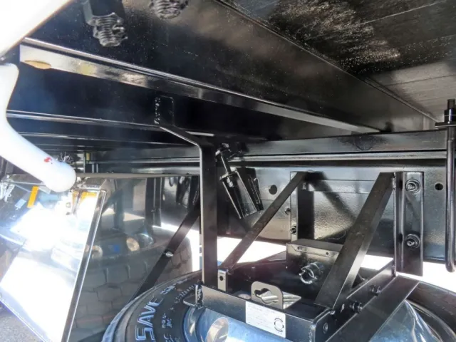 シャーシとネタの状態です。(縦ネタ・横ネタは鉄製です)|三菱 スーパーグレート 2PG-FS84VZの写真7