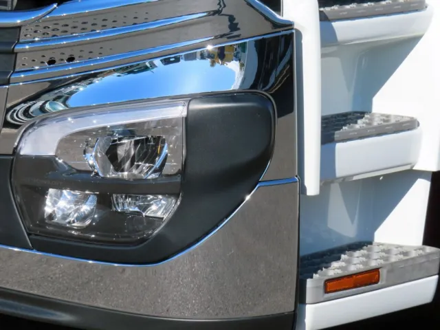 アクティブサイドガードアシストセンサー付きです。|三菱 スーパーグレート 2PG-FS84VZの写真12