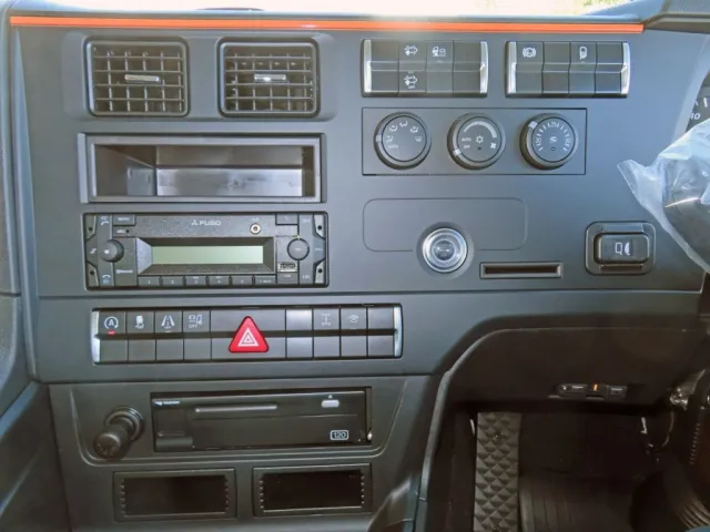 パネル周りの状態です。|三菱 スーパーグレート 2PG-FS84VZの写真26