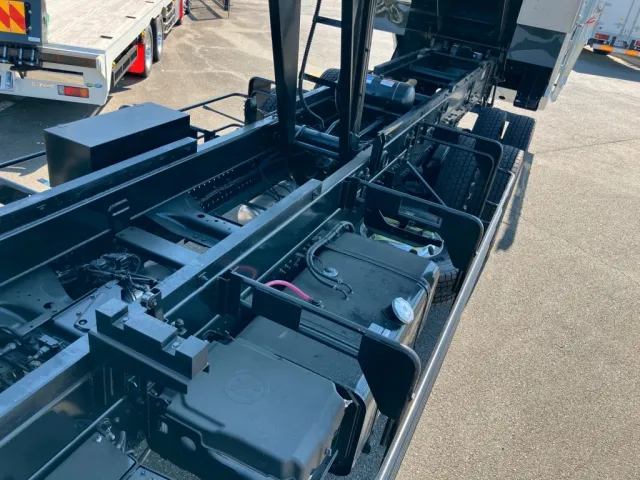 シャシ及びサブフレームの状態です。|日野 プロフィア 2DG-FS1AHEの写真13