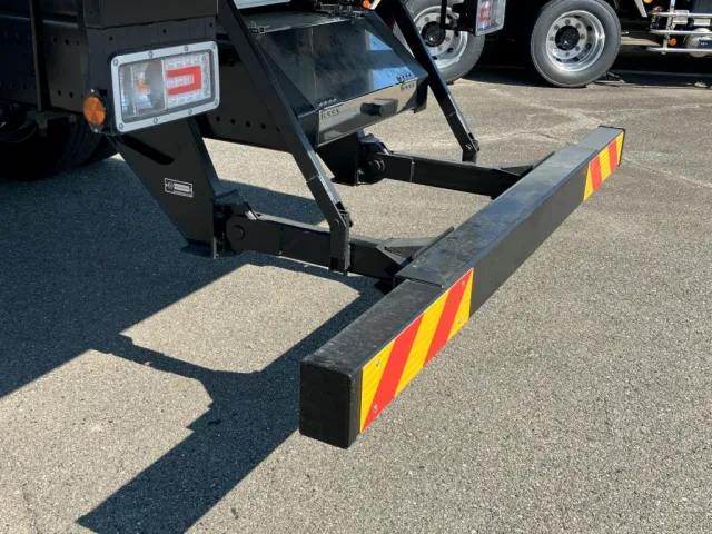 可動式リアバンパーです。|日野 プロフィア 2DG-FS1AHEの写真16