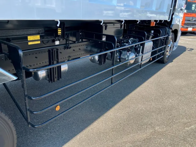 サイドバンパーは鉄製です。|日野 プロフィア 2DG-FS1AHEの写真20