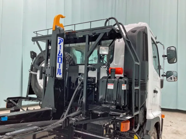 キャブバックステップ付きです。|日野 レンジャー 2KG-FJ2ACAの写真8