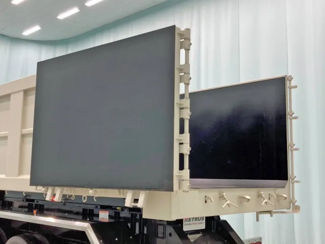 リヤゲートは片開き式です。|トレクス  PFB34112の写真14