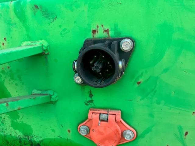 ABSコネクターの蓋が欠損しています。|東急  TF28H7B2Sの写真40