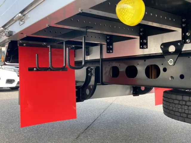 シャーシとネタの状態です。|三菱 ファイター 2KG-FK65F(2WD)の写真8