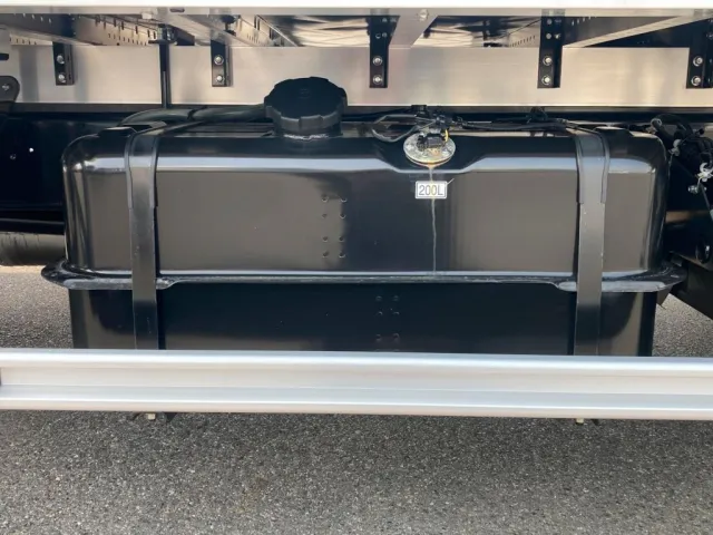 燃料タンクです。|三菱 ファイター 2KG-FK65F(2WD)の写真24