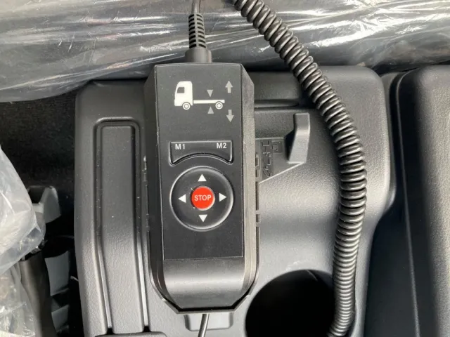 エアサスのコントローラーです。|三菱 ファイター 2KG-FK65F(2WD)の写真27