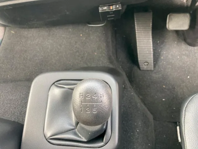 6速です。|三菱 ファイター 2KG-FK65F(2WD)の写真29
