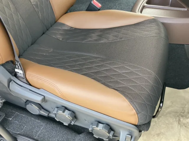 シート座面の状態です。|日野 プロフィア 2KG-FW1AHCの写真11