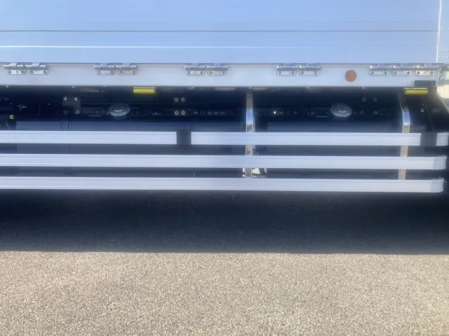 燃料タンクです。|日野 プロフィア 2KG-FW1AHCの写真25