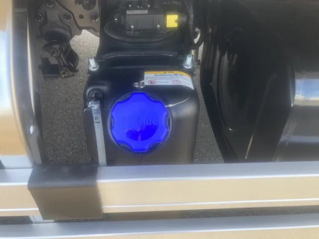 アドブルータンクです。|日野 プロフィア 2KG-FW1AHCの写真26