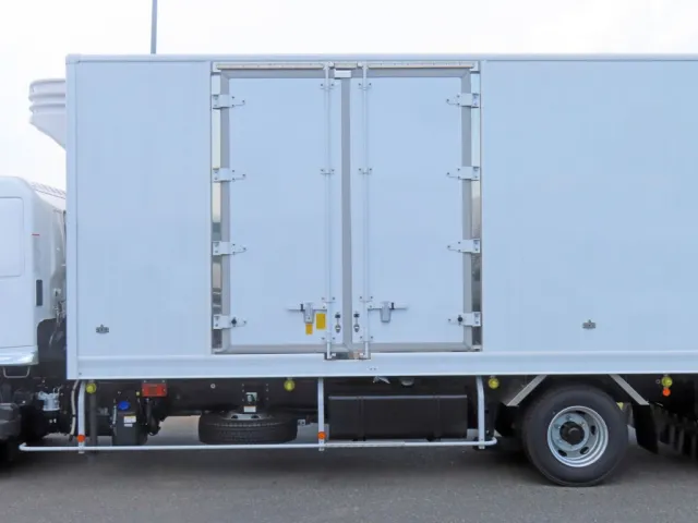 サイドドア付きです。|日野 レンジャー 2KG-FD2ABG(2WD)の写真9