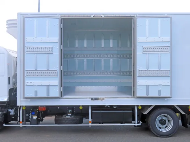 サイドドアを開いた状態です。|日野 レンジャー 2KG-FD2ABG(2WD)の写真10