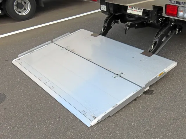 ゲートのステージの状態です。|日野 レンジャー 2KG-FD2ABG(2WD)の写真14