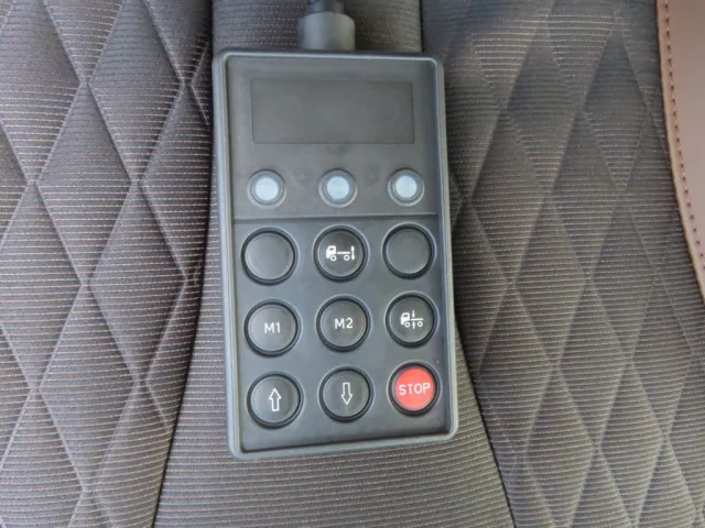 エアサスのコントローラーです。|日野 レンジャー 2KG-FD2ABG(2WD)の写真19