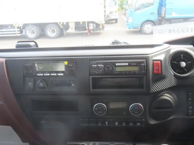 インパネ周りの状態です。|日野 レンジャー 2KG-FD2ABG(2WD)の写真21