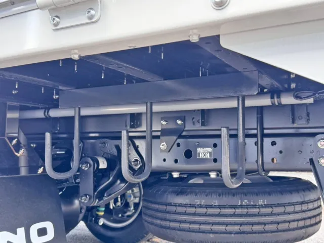 シャーシとネタの状態です。(縦ネタ・横ネタは鉄製です)|日野 デュトロ 2KG-XZU712M(2WD)の写真6