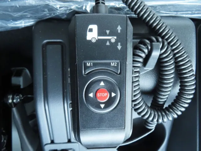 エアサスのコントローラーです。|三菱 ファイター 2KG-FK65F(2WD)の写真16