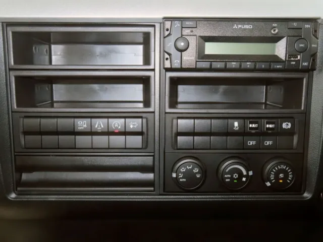 パネル周りの状態です。|三菱 ファイター 2KG-FK65F(2WD)の写真17