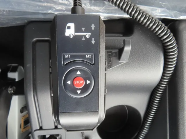 エアサスのコントローラーです。|三菱 ファイター 2KG-FK65F(2WD)の写真14