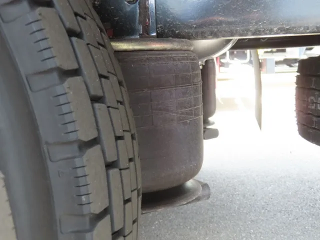 エアサスです。|三菱 ファイター 2KG-FK65F(2WD)の写真5