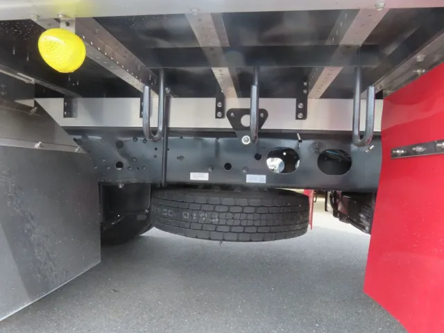 シャーシとネタの状態です。（縦ネタ・横ネタはアルミ製です）|三菱 ファイター 2KG-FK65F(2WD)の写真7