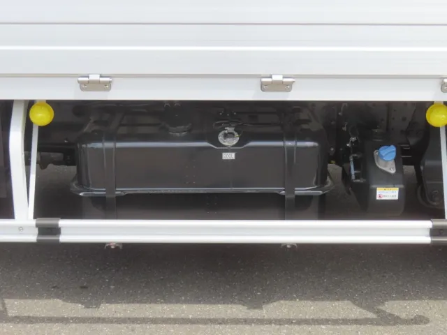 燃料タンクは200Lです。|三菱 ファイター 2KG-FK65F(2WD)の写真12