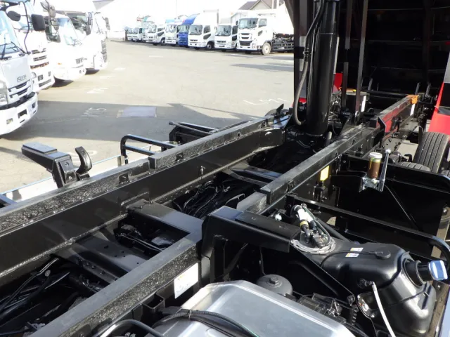 シャーシの状態です。|三菱 スーパーグレート 2PG-FV80VYの写真10