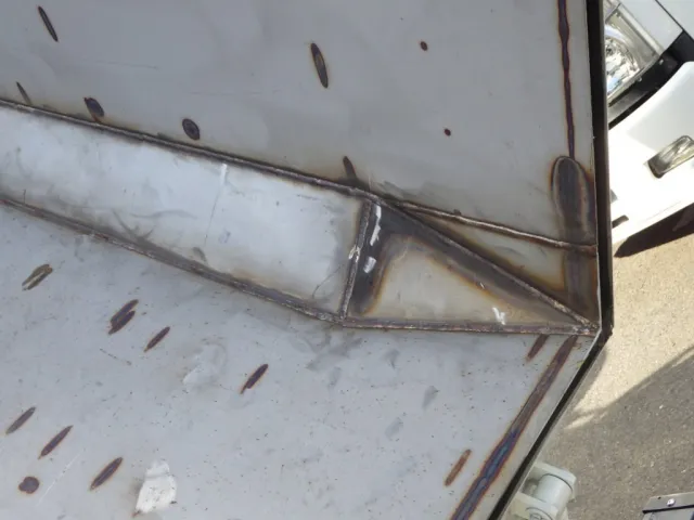 荷台は補強してあります。|三菱 スーパーグレート 2PG-FV80VYの写真13