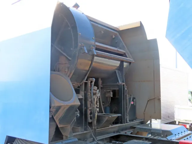 いすゞ フォワード QKG-FVR34U2改の写真11