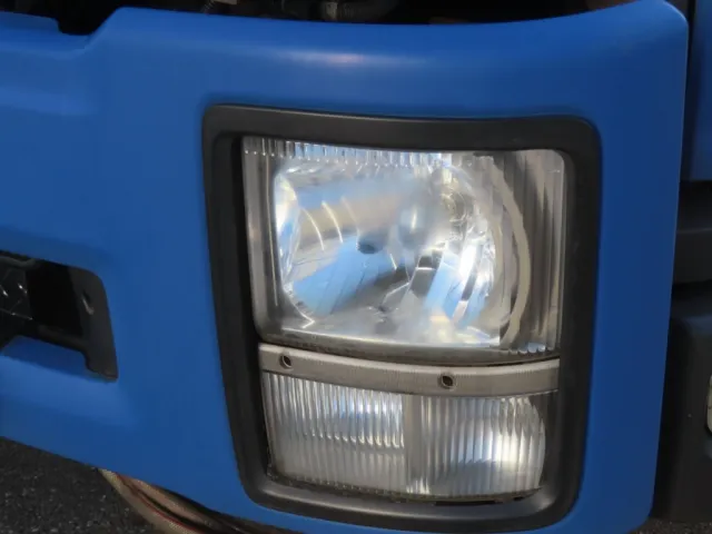 助手席側ヘッドライトのレンズに曇りがあります。|いすゞ フォワード QKG-FVR34U2改の写真30