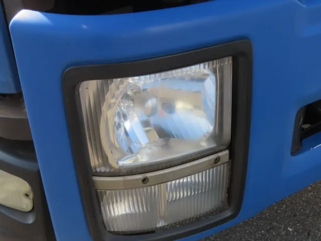 運転席側ヘッドライトのレンズに曇りがあります。|いすゞ フォワード QKG-FVR34U2改の写真31