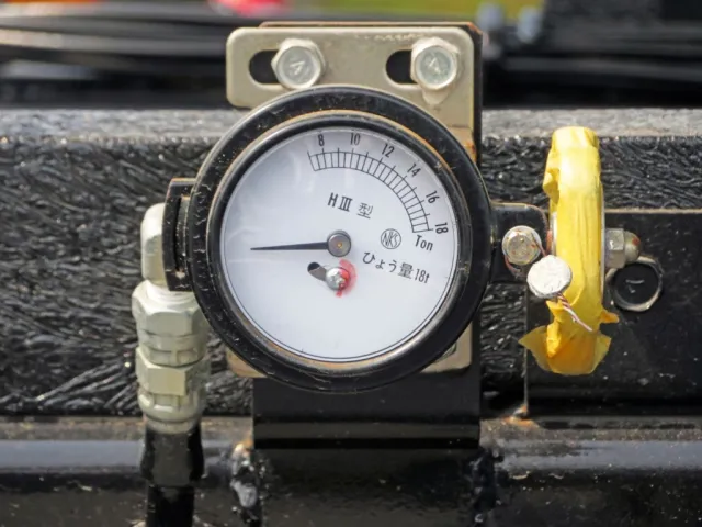 自重計です。|日野 プロフィア 2DG-FS1AGEの写真12