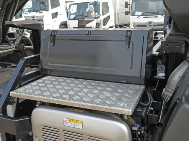 工具箱付きです。|日野 プロフィア 2DG-FS1AGEの写真15