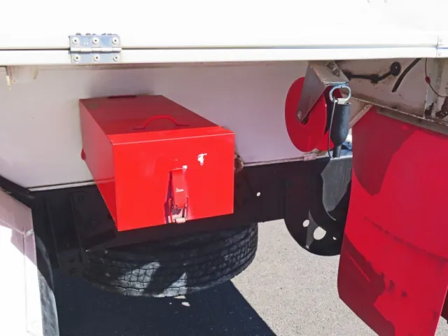 消火器・アースリール付きです。|日野 レンジャー 2KG-FC2ABA(2WD)の写真23