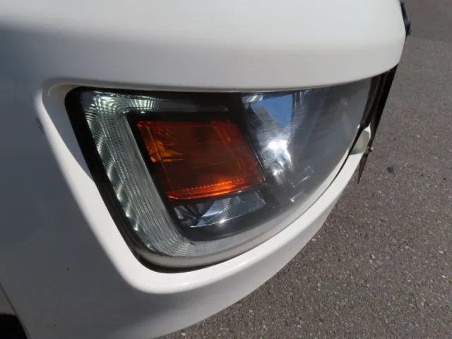 ヘッドライトレンズに細かいキズがあります。|日野 レンジャー 2KG-FC2ABA(2WD)の写真34