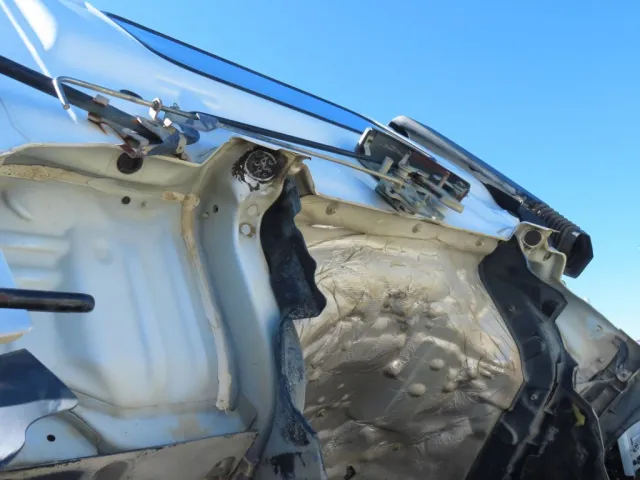 キャブ後方に軽いサビがあります。|日野 レンジャー 2KG-FC2ABA(2WD)の写真44