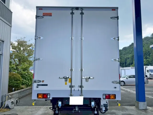 リヤ周りの状態です。|三菱 ファイター 2KG-FK65F(2WD)の写真8