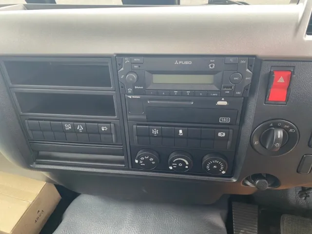 インパネ廻り|三菱 ファイター 2KG-FK72F(2WD)の写真18