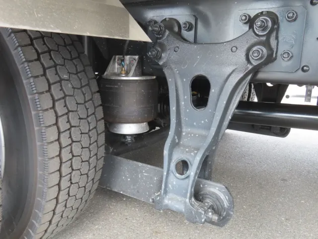 エアサスです。|日野 レンジャー 2KG-FD2ABG(2WD)の写真5