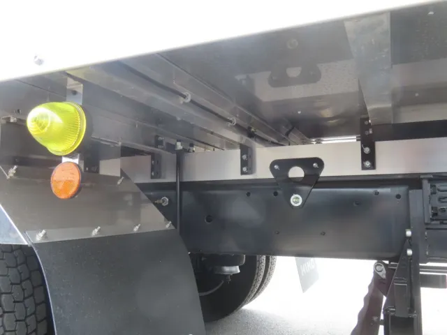 シャーシとネタの状態です。（縦ネタ・横ネタはアルミ製です）|日野 レンジャー 2KG-FD2ABG(2WD)の写真7