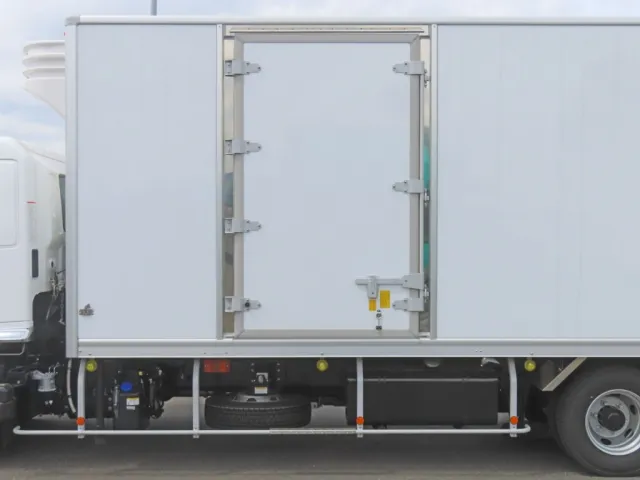 サイドドア付きです。|日野 レンジャー 2KG-FD2ABG(2WD)の写真10