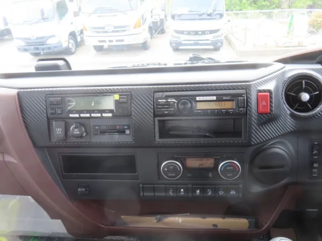 インパネ周りの状態です。|日野 レンジャー 2KG-FD2ABG(2WD)の写真20