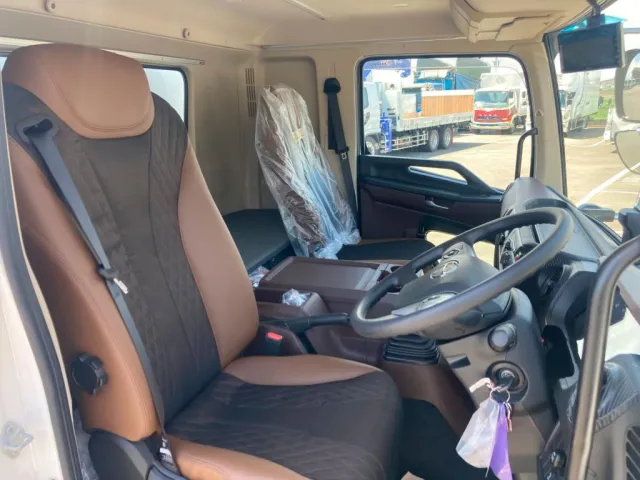 車内です。|日野 レンジャー 2KG-FD2ABG(2WD)の写真11