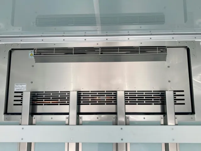 冷凍機の吹きし口の状態です。|日野 レンジャー 2KG-FD2ABG(2WD)の写真19